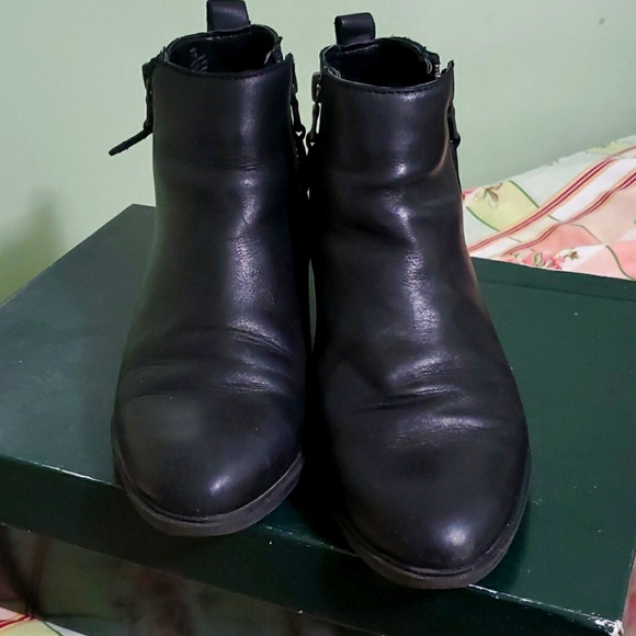 Black Ralph Lauren Booties sz 7.5 - Picture 2 of 4